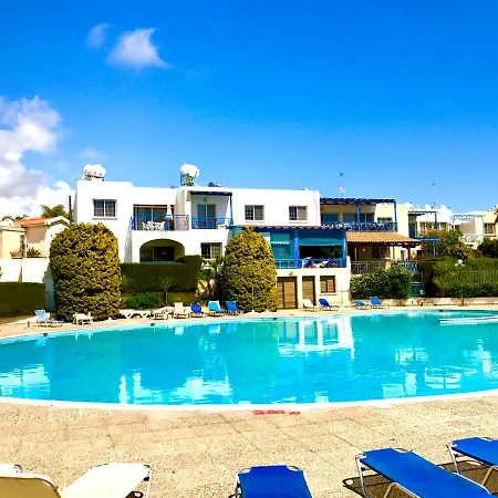 Apartment With Large Pool Limassol